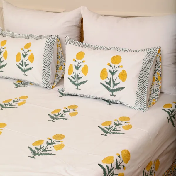 Off_White_100%_Cotton_Hand_Block_Bedsheet_Super_King_For_Everyday_Use