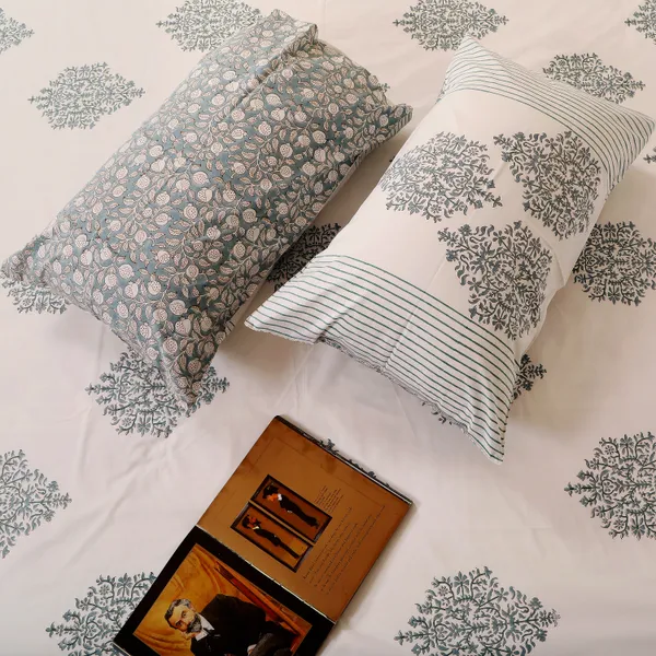 Off_White_100%_Cotton_Hand_Block_Bedsheet_Super_King_For_Everyday_Use
