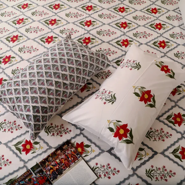 Off_White_100%_Cotton_Hand_Block_Bedsheet_Super_King_For_Everyday_Use