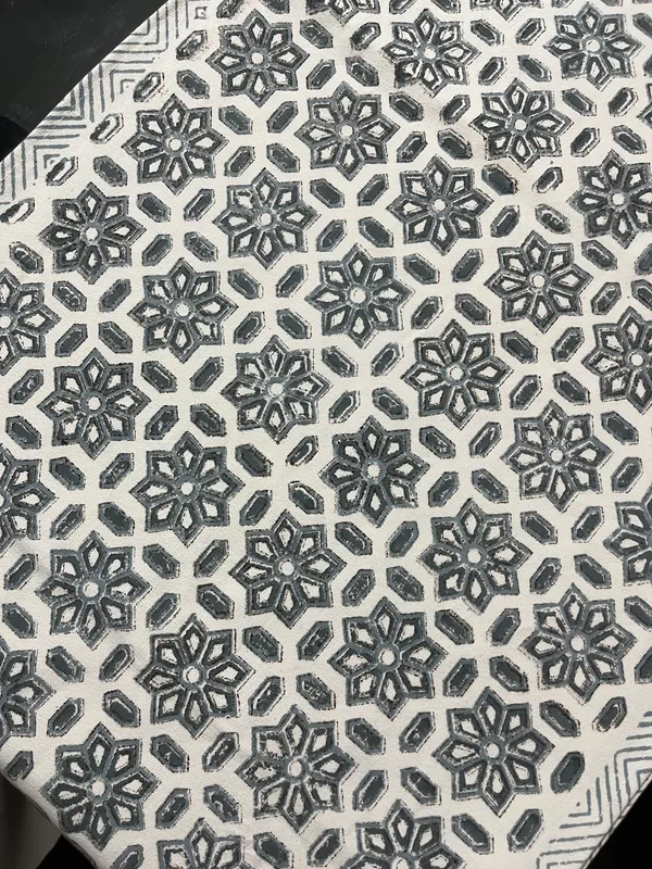 Off_White_Canvas_Tabel_Runner_For_Everyday_Use