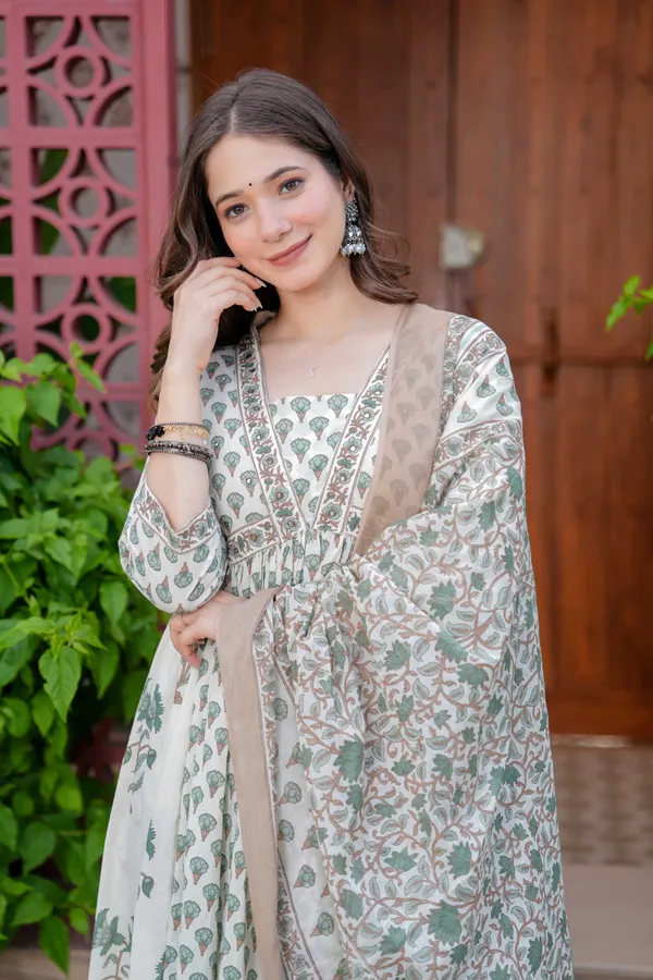 Off_White_Cotton__Kurta_For_Women