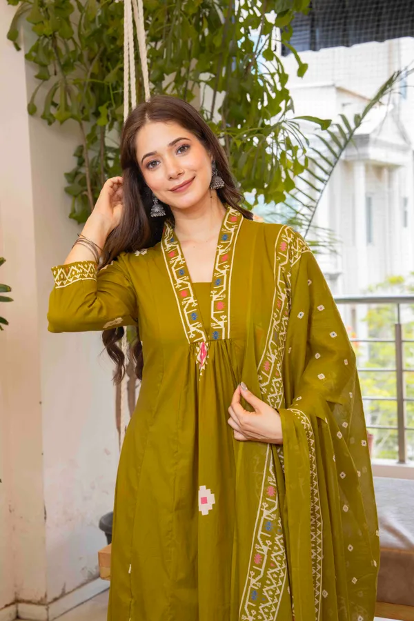 Mustard_Cotton_Anarkali_Kurta_For_Women