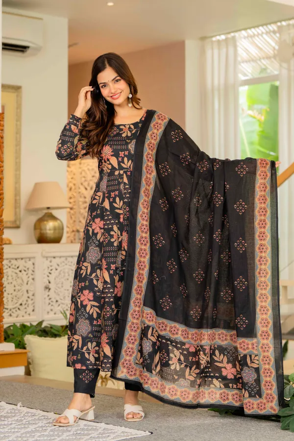 Black_Cotton_Anarkali_Kurta_For_Women