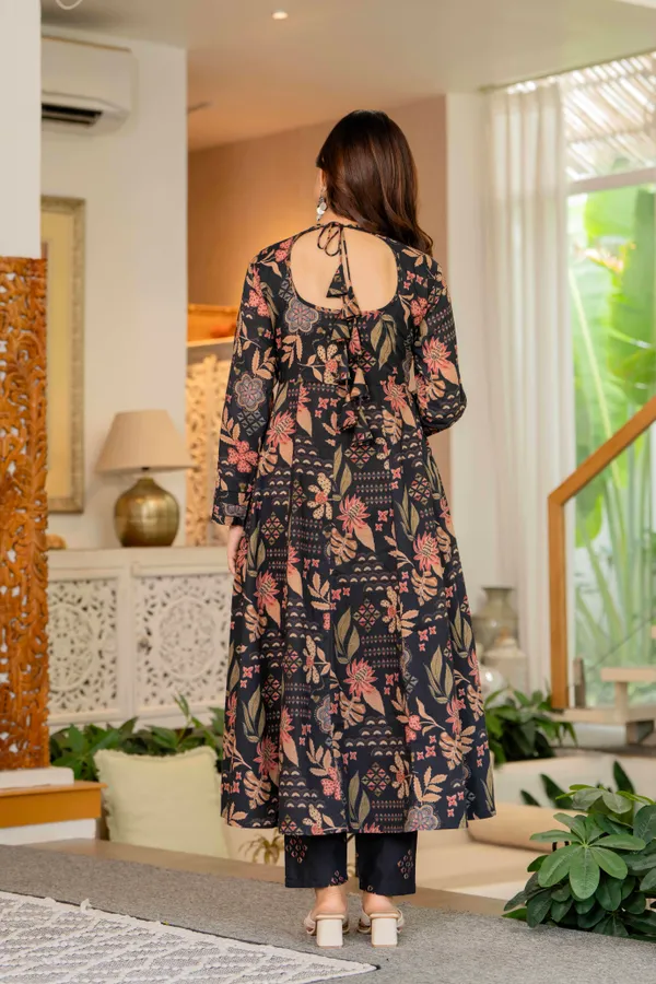 Black_Cotton_Anarkali_Kurta_For_Women