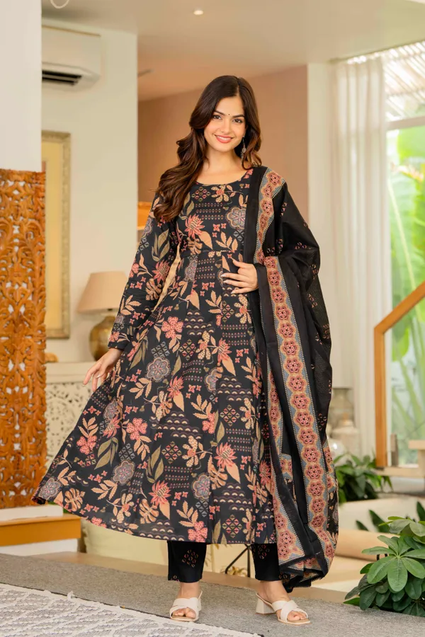 Black_Cotton_Anarkali_Kurta_For_Women
