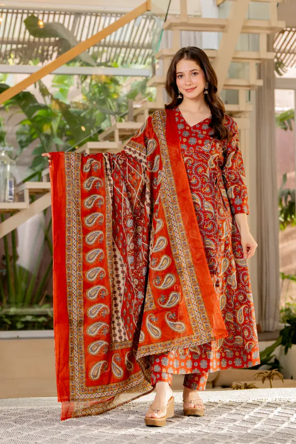 Red_Cotton_Anarkali_For_Women