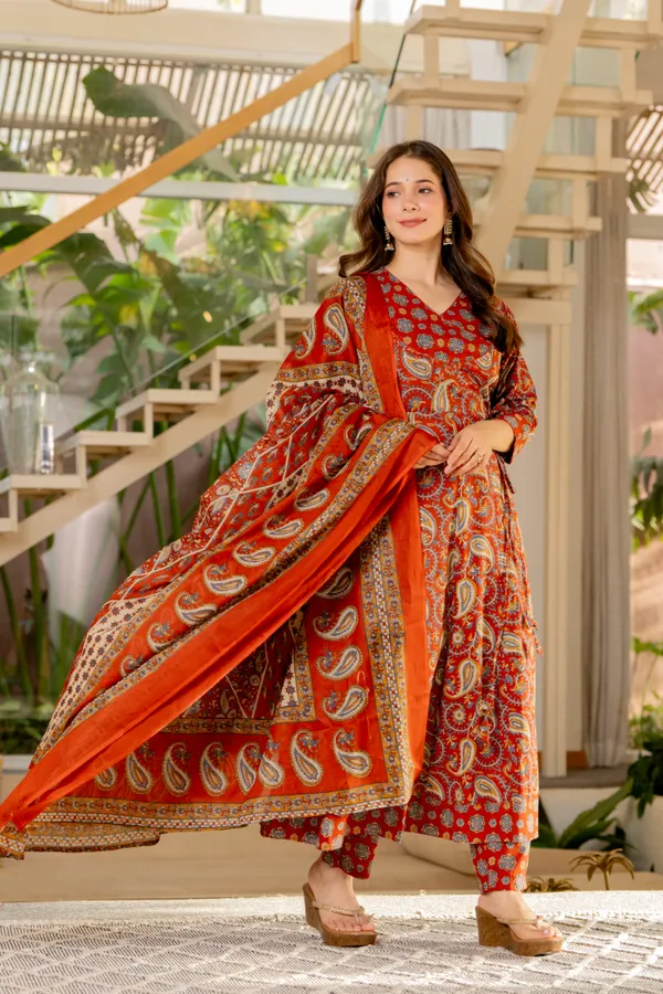 Red_Cotton_Anarkali_For_Women