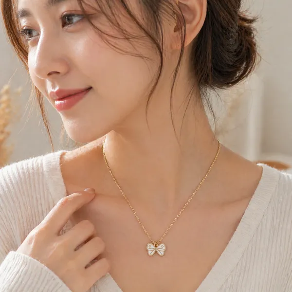 Beautiful_Bow_Pendant_For_Women_&_girls_
