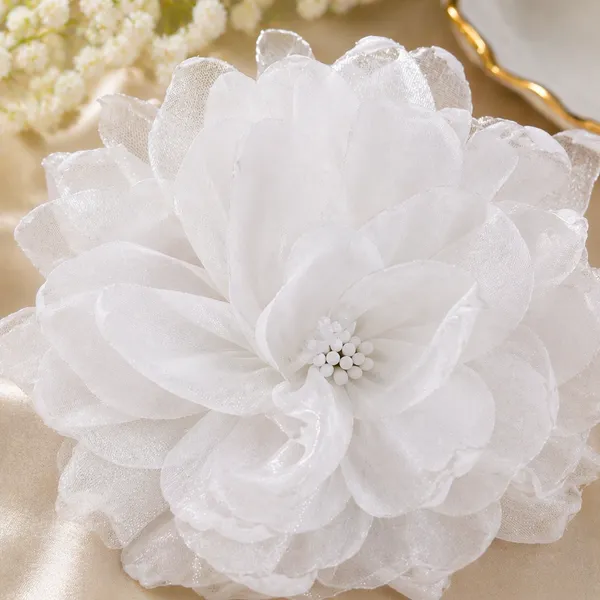 Beautiful_Flower_Hairclip_For_Women_&_girls,_White_Colour_