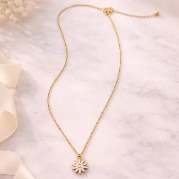 Minimal_White_Daisy_Flower_Pendant_Necklace_for_Women_|_Anti-Tarnish_Stainless_Steel_Gold_Chain_|_Korean_Style_Cute_Floral_Jewelry_|_everyday_wear_&_Gift_for_Girls_|_Gift_For_Women_and_Girls