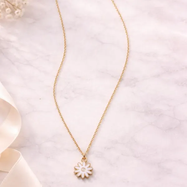 Minimal_White_Daisy_Flower_Pendant_Necklace_for_Women_|_Anti-Tarnish_Stainless_Steel_Gold_Chain_|_Korean_Style_Cute_Floral_Jewelry_|_everyday_wear_&_Gift_for_Girls_|_Gift_For_Women_and_Girls