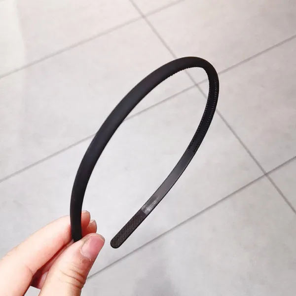 Pack_of_12_Pcs_Plain_Matt_Finish_Plastic_Hair_band_for_Kids_and_Women_-_Multicolour