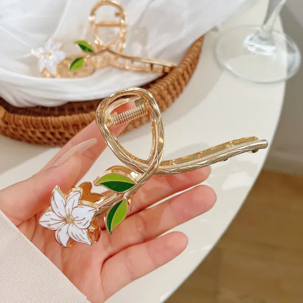 White_Metal_Flower_Clutcher_for_Women_Lightweight_&_Strong_Korean_Claw_Clip_with_Smooth_Edges_Gift_for_Girls