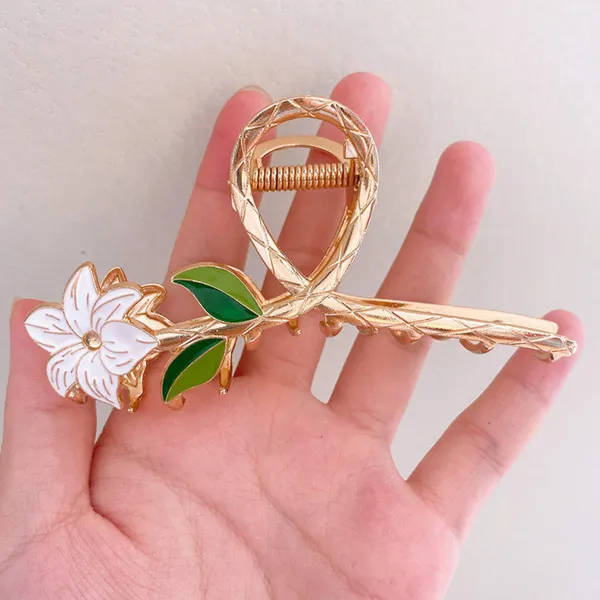 White_Metal_Flower_Clutcher_for_Women_Lightweight_&_Strong_Korean_Claw_Clip_with_Smooth_Edges_Gift_for_Girls