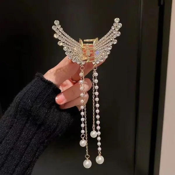 Pack_of_2_Butterfly_Hair_Clip_with_Pearl_Chains_|_Wedding_Hair_Accessory_|_Gold_Metal_Hair_Clutcher_|_Metal_Claw_Clips_for_Girls_and_Women
