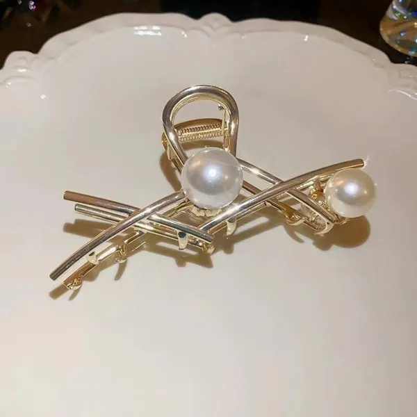 Premium_Cross_Metal_Hair_Claw_Clip_for_Women_&_Girls_|_|_Strong_Hold_Non-Slip_Hair_Clutcher_|_Elegant_Hair_Accessories_for_Daily,_Party_&_Wedding_Use