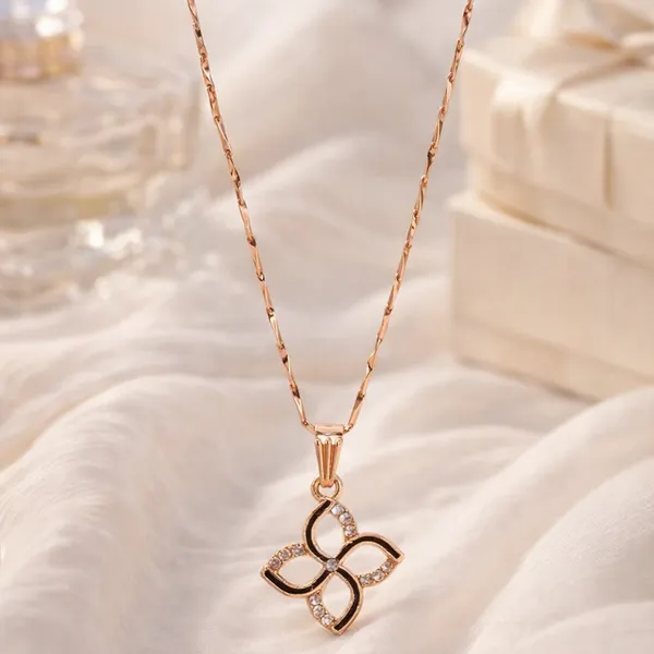 Rose_Gold_Clover_Pendant_Necklace_for_Women_|_Crystal_Studded_Elegant_Daily_Wear_Chain_|_Stylish_Gift_Jewellery_|_Perfect_gift_for_Women_and_Girls