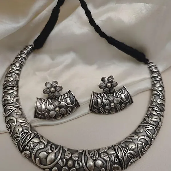 Silver_Oxidized_Floral_Choker_Necklace_Set_|_Antique_Ethnic_Jewellery_For_Women