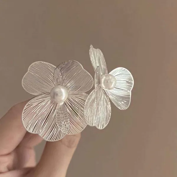 Silver_Oversized_Floral_Petal_Stud_Earrings_With_Center_Pearl_For_Women