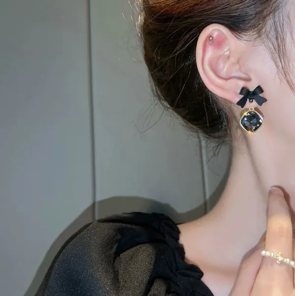 Black_Bow_Crystal_Drop_Earrings_|_Elegant_Gold-Tone_Statement_Jewellery_For_Women