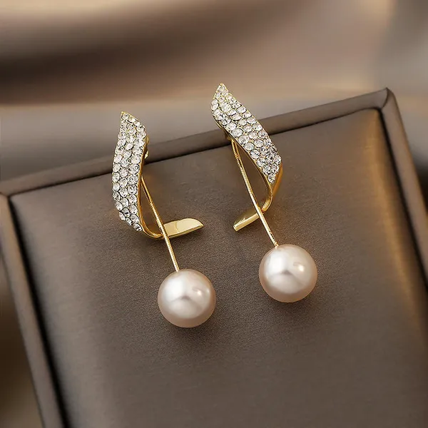 Gold_Crystal_Pearl_Drop_Earrings_|_Elegant_Statement_Design_For_Women