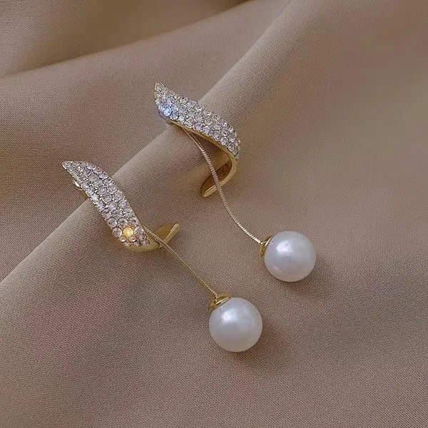 Gold_Crystal_Pearl_Drop_Earrings_|_Elegant_Statement_Design_For_Women