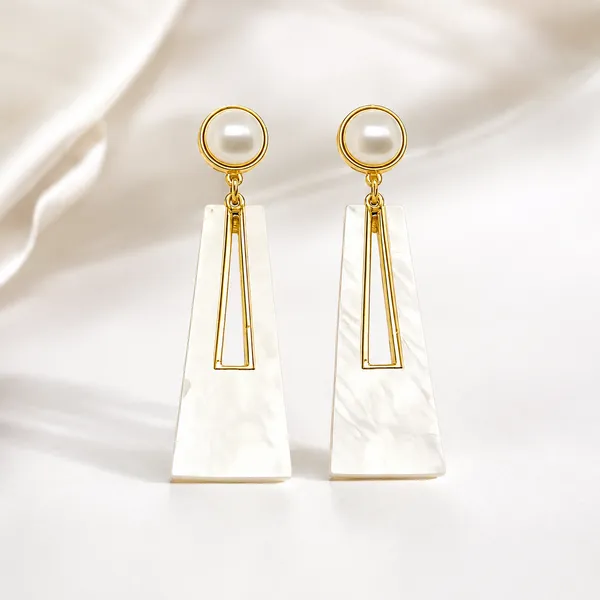 Asymmetrical_Pearl_Drop_Earrings