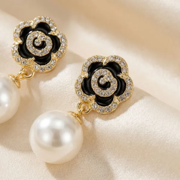 Dark_Blossom_Earrings