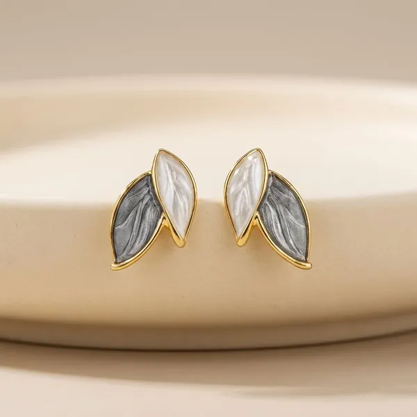 Chic_Korean_Leaf_Drop_Earrings