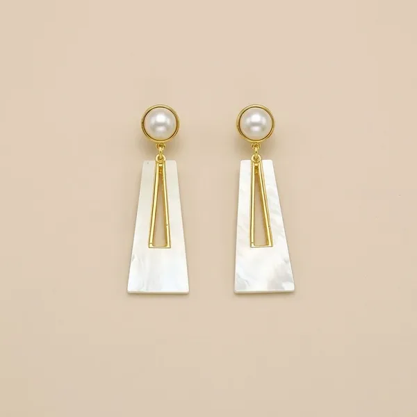 Asymmetrical_Pearl_Drop_Earrings
