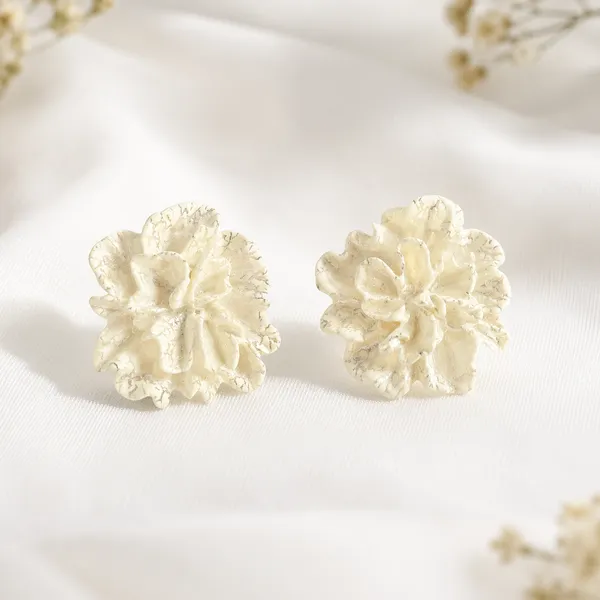 White_Flower_Stud_Earrings