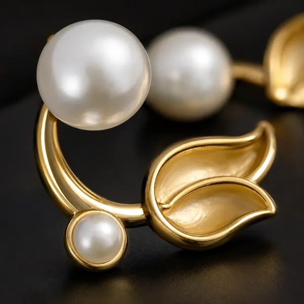 Pearl_Rose_Petal_Earring