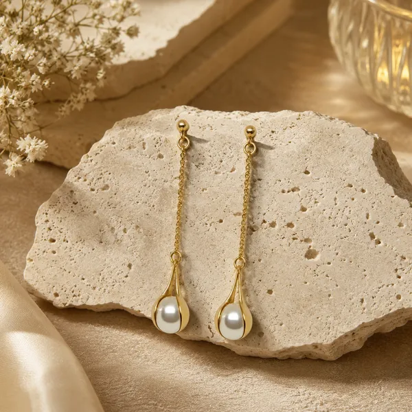 The_Hanging_Perlaine_Earrings