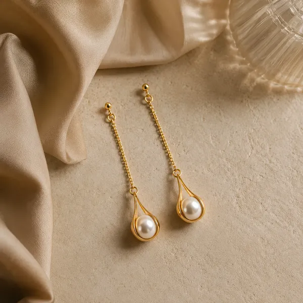 The_Hanging_Perlaine_Earrings