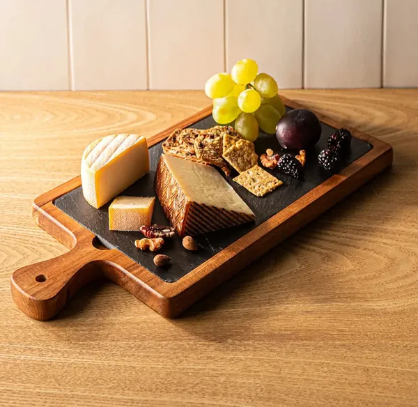 Acacia_Wood_and_Slate_Serving_Board_with_Handle