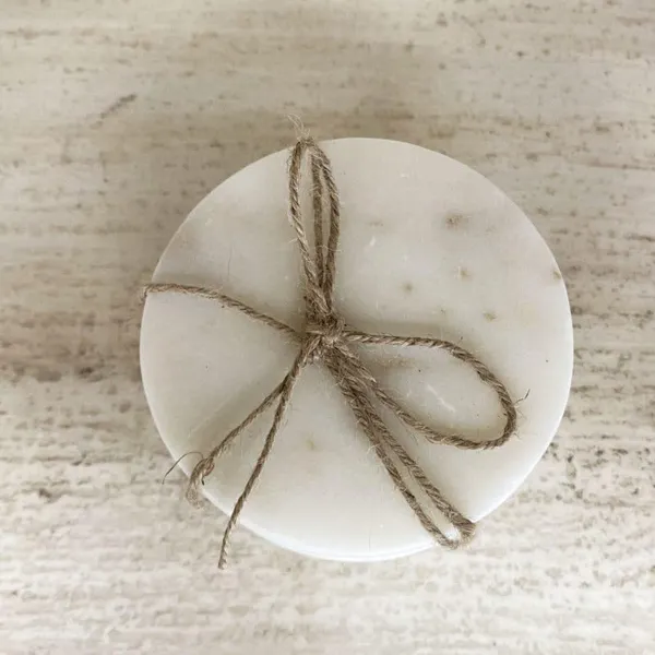 Handcrafted_White_Marble_Coaster_Set_Of_4_Natural_Stone_Drink_Coasters_With_Elegant_Veining_Heat_Resistant_Table_Coasters_For_Tea_Coffee_Dining_Table_Premium_Home_Decor_Gift