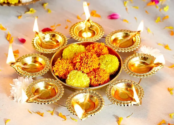 8_Diya_Shape_Flower_Decorative_Urli_Bowl_for_Home_Handcrafted_Bowl_for_Floating_Flowers_and_Tea_Light_Candles,_Office_and_Table_Decor|_Diwali_Decoration_Items_Set_of_4,_Size_-_22x22x2.5_CM