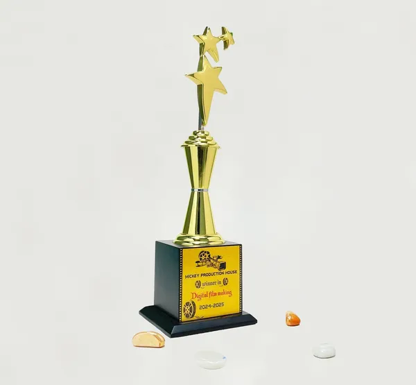 Golden_Shooting_Triple_Star_Pillar_Trophy