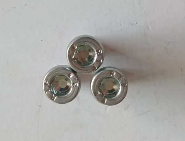 MAHINDRA_CENTURO_Socket_Bolt_(ONE_WAY_AND_MAGNET)