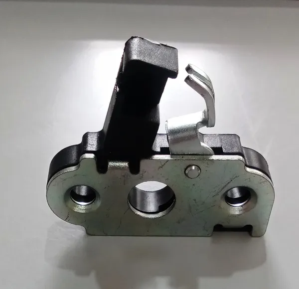 MAHINDRA_CENTURO_Seat_Catcher
