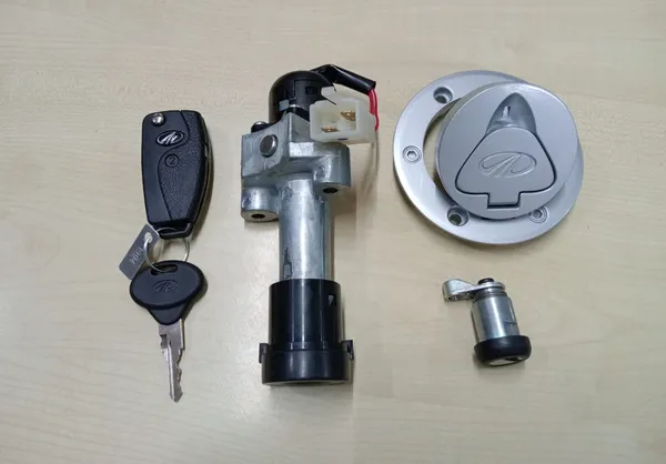 MAHINDRA_CENTURO_Lock_Set_WITHOUT_SENSOR_(NORMAL)