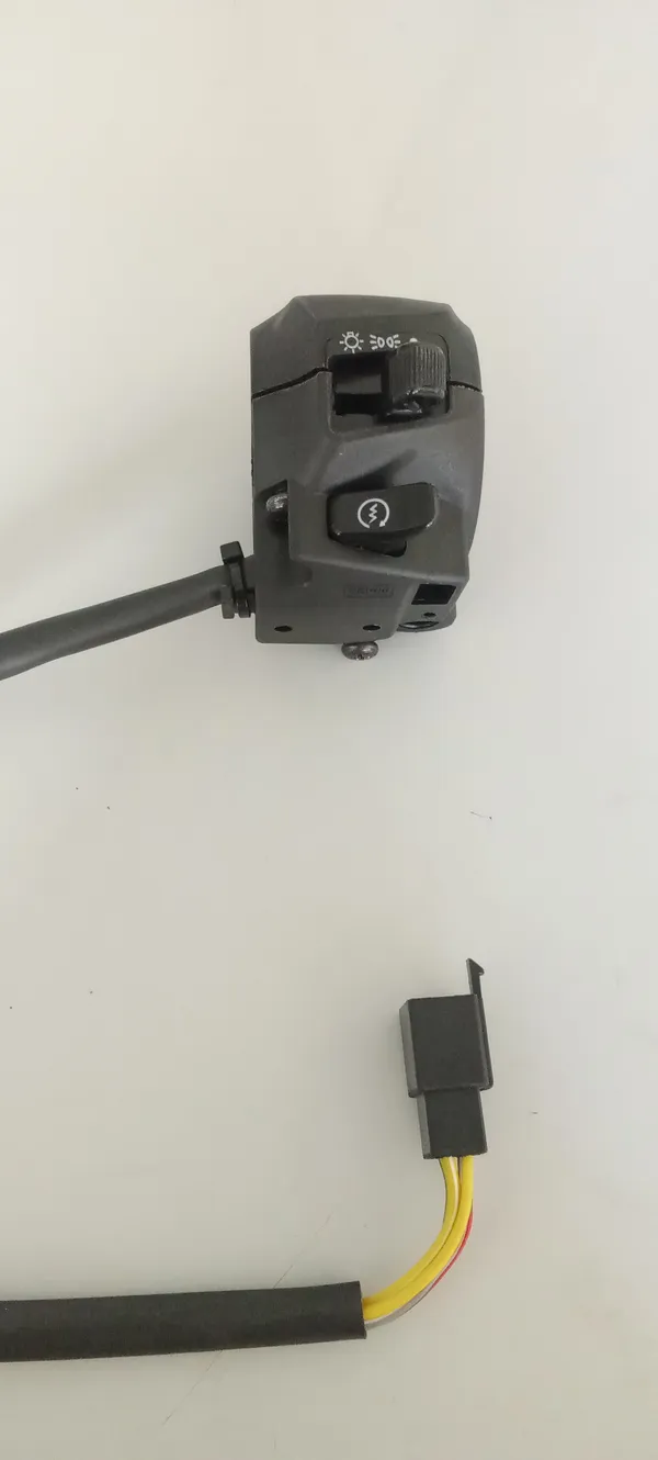 MAHINDRA_CENTURO_Right_Switch_Mount