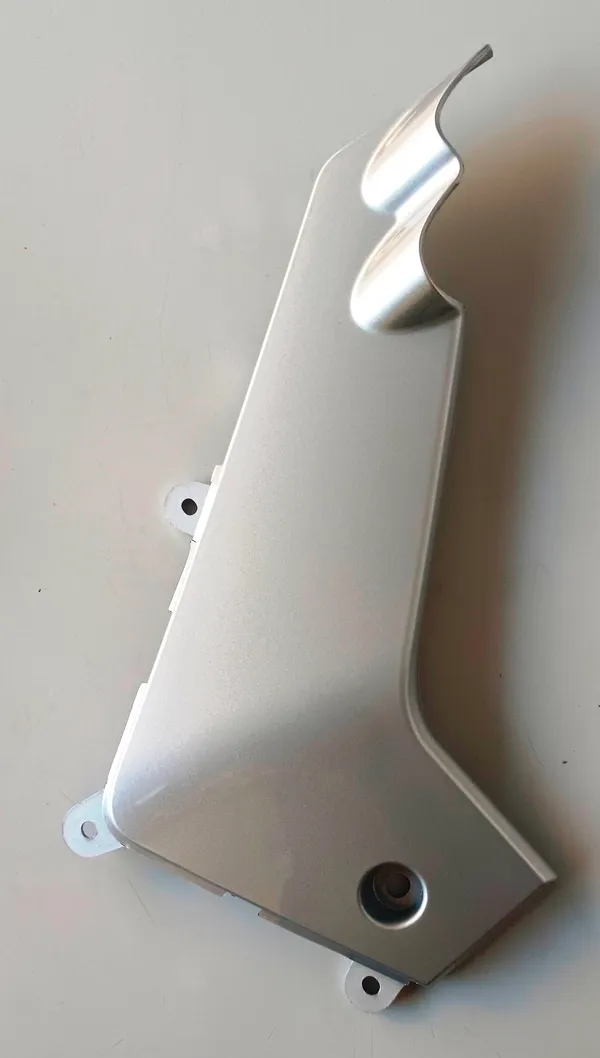 MAHINDRA_CENTURO_Side_Cover_Silver_Rh_For_2_Wheeler