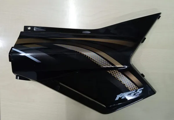 MAHINDRA_CENTURO_Side_Cover_Black_Rh