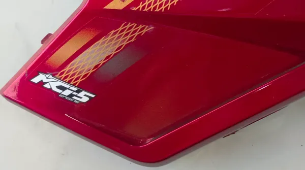 MAHINDRA_CENTURO_Side_Cover_Red_Lh