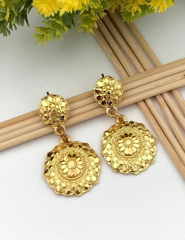 Red_Traditional_Temple_Design_Long_Necklace_Set_With_Golden_Pendant_For_Women