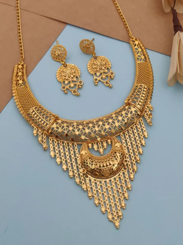 Gold_Maharashtrian_Traditional_Thushi_Choker_For_Women