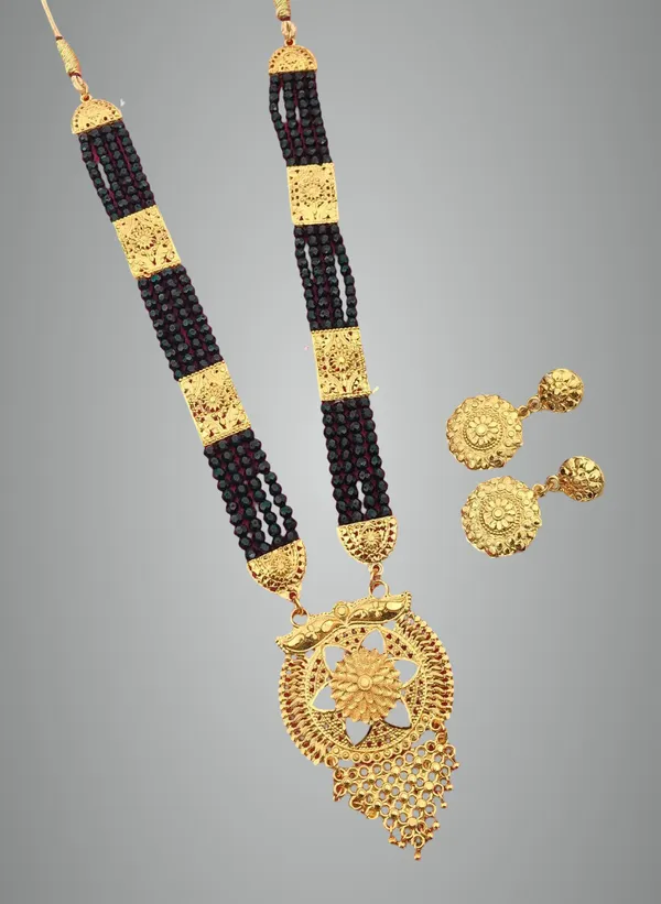 Black_Traditional_Temple_Design_Long_Necklace_Set_With_Golden_Pendant_For_Women