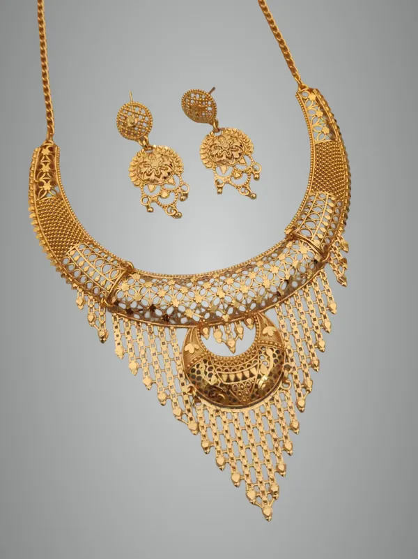 Gold_Maharashtrian_Traditional_Thushi_Choker_For_Women