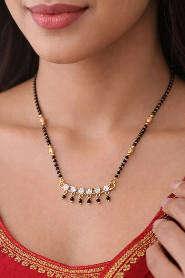 Gold_And_Black_Kolhapuri_Saaj_Wati_Pendant_Mangalsutra_For_Women